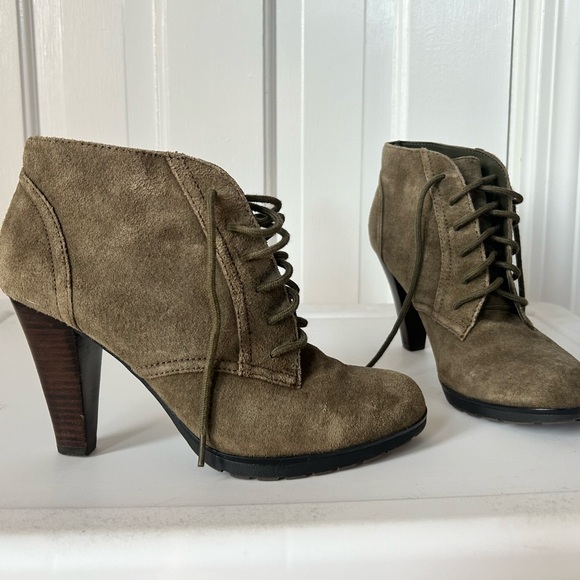 White Mountain Shoes - White Mountain Olive Booties